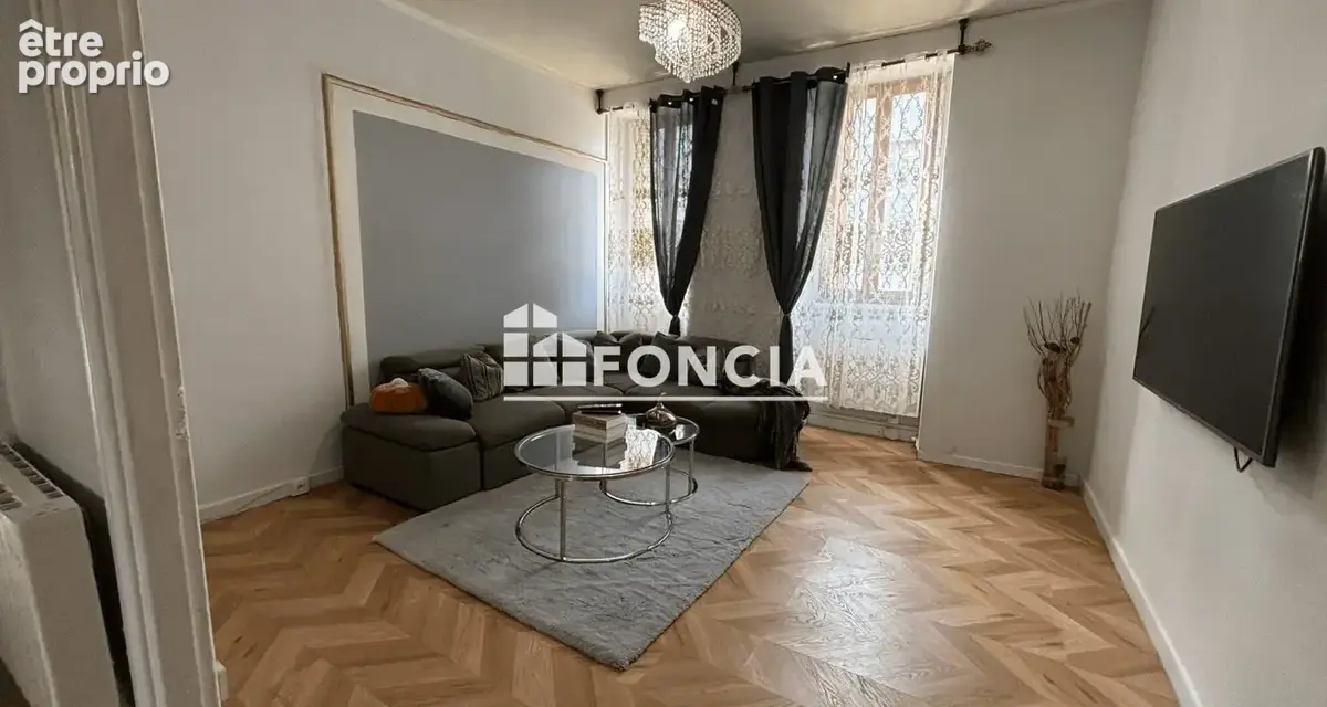 Appartement à SAINT-JULIEN-MONT-DENIS