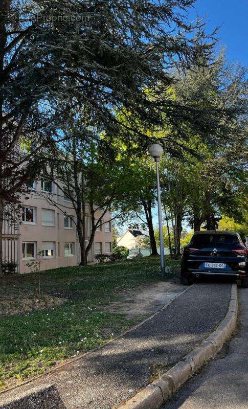 Appartement à SAINTRY-SUR-SEINE
