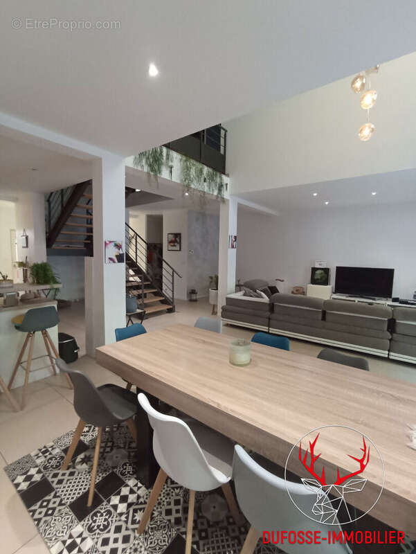 Maison " style loft "  265 m²  St paul en jarez  42740 - photo 4
