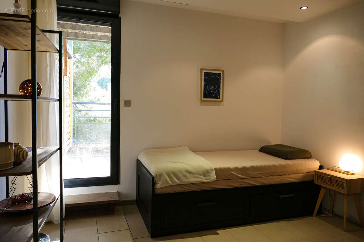 Tres beau studio avec terrasse - photo 3