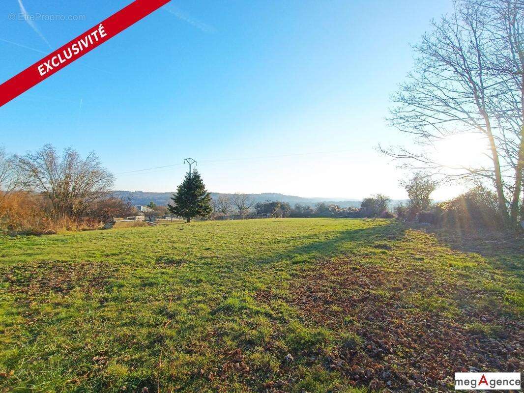 Maison à WIRY-AU-MONT