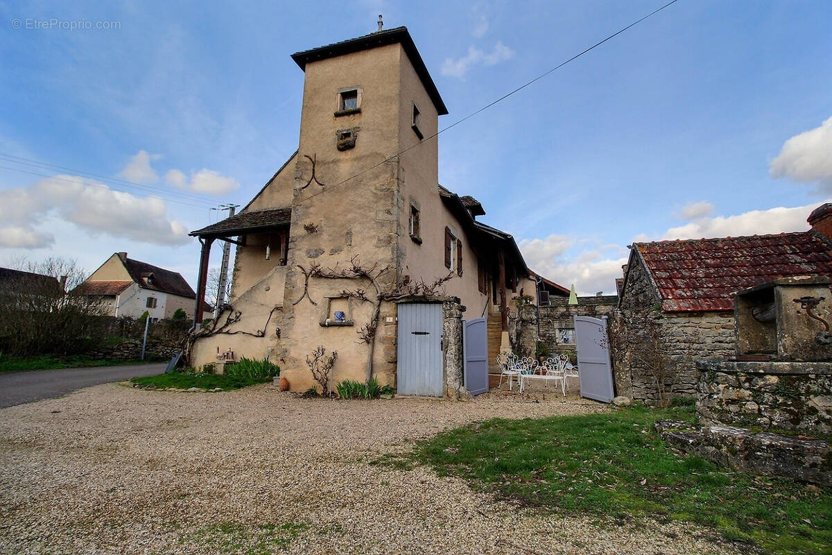 Maison à BURZY