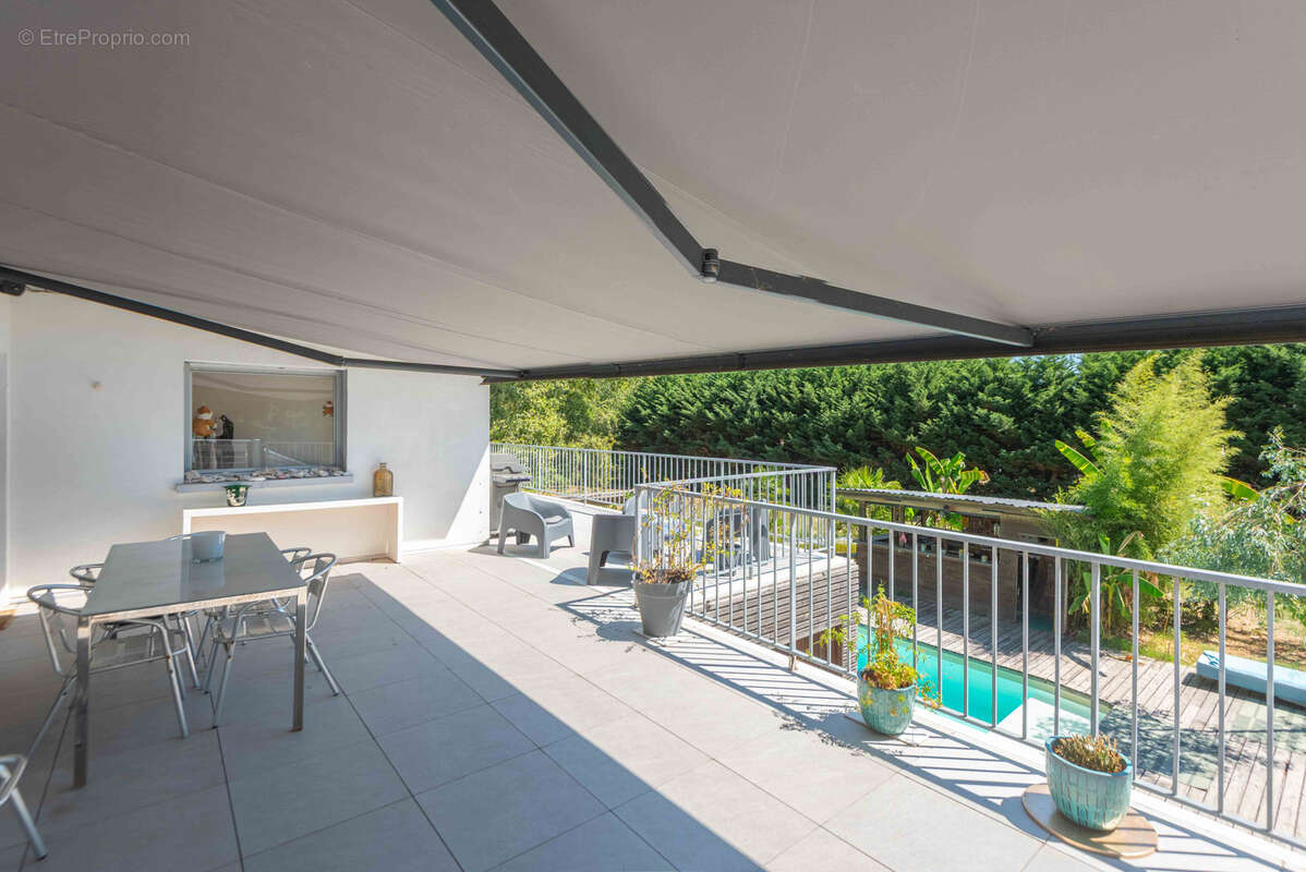 Maison 225 m2 - parc de 8100 m2 - bel environnement - photo 6