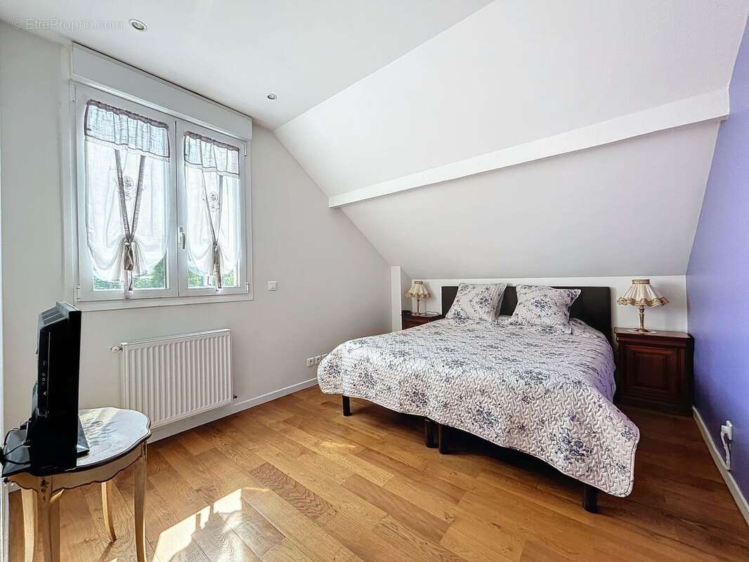 Maison à SAINT-MAUR-DES-FOSSES