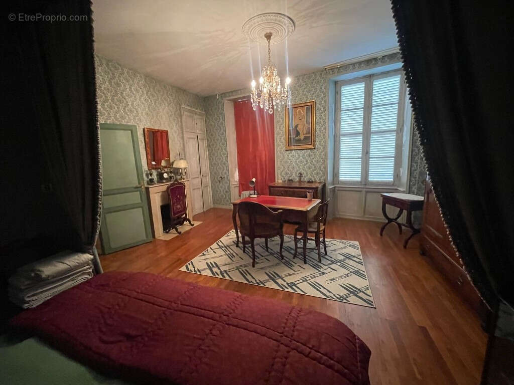 Maison à FONTENAY-LE-COMTE