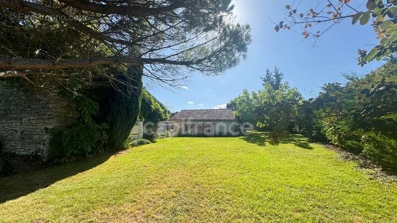 Maison à JOUY-MAUVOISIN