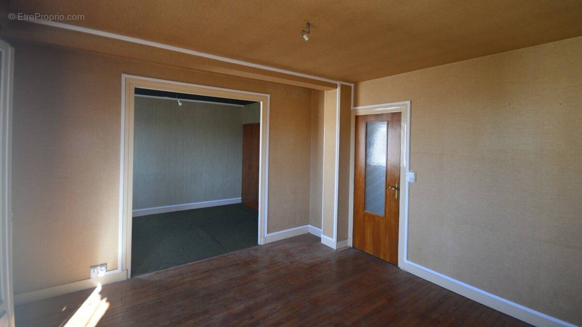 À VENDRE  Appartement T3 à rénover - photo 1