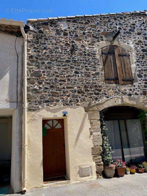 En exclusivité maison de village entierement renovée type 3 - photo 2