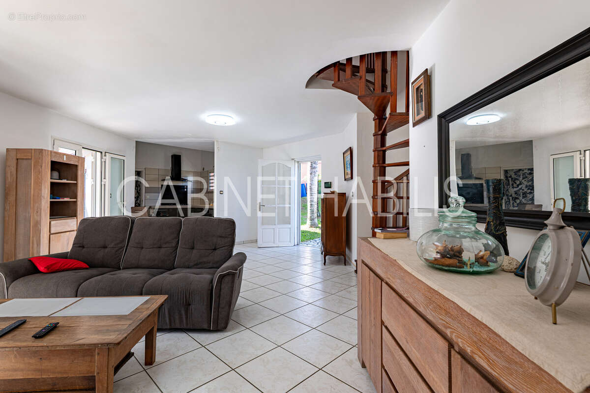 A vendre -  villa f6 de 206.45 m2 environ - saint joseph - 455 000 € - photo 15