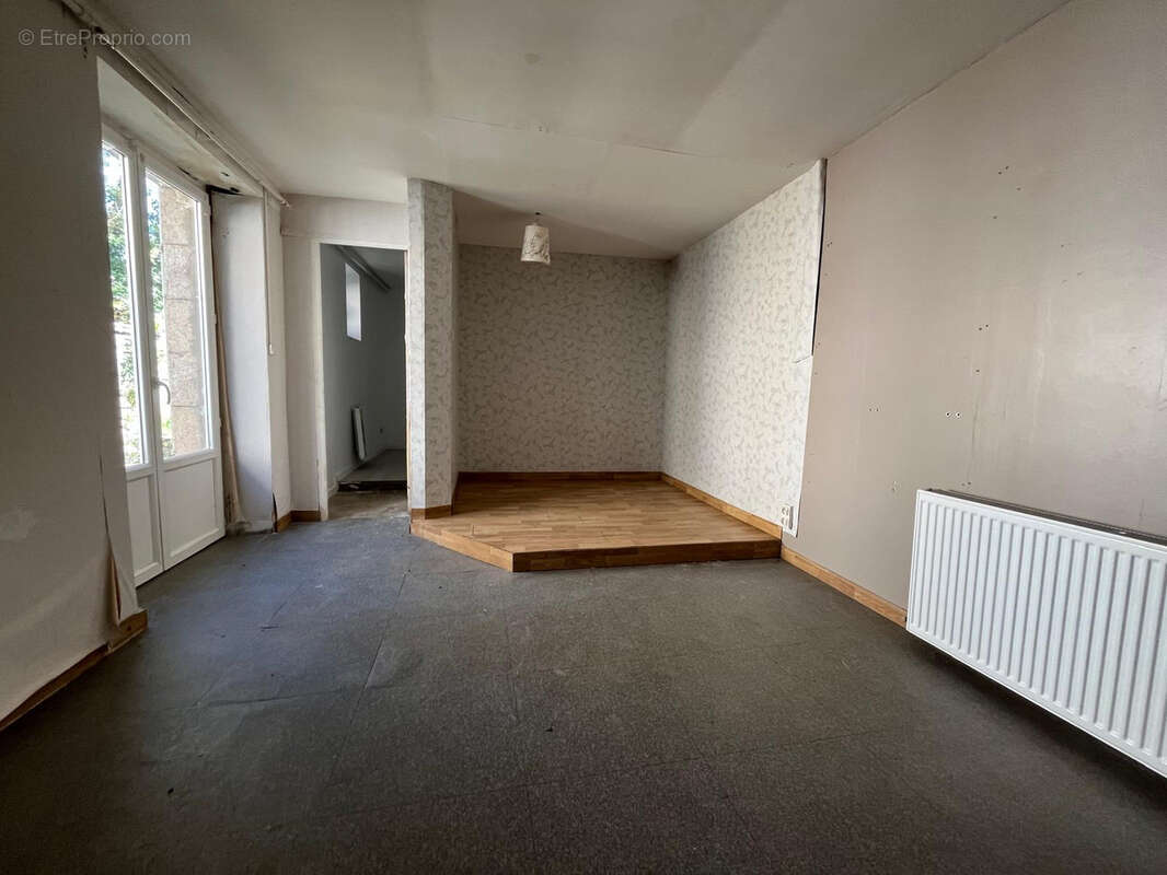 Appartement à LE MELE-SUR-SARTHE