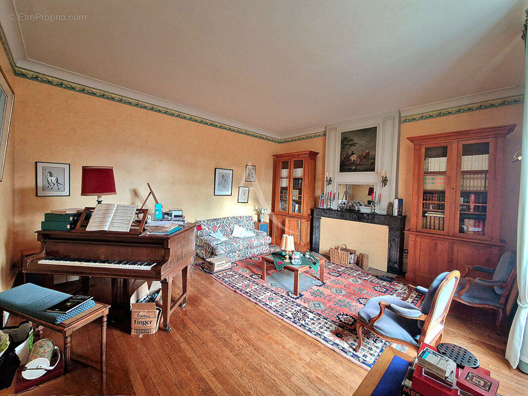 Maison à CHATEAUNEUF-SUR-SARTHE