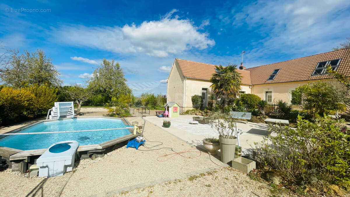 Maison à MONTIGNY-LA-RESLE