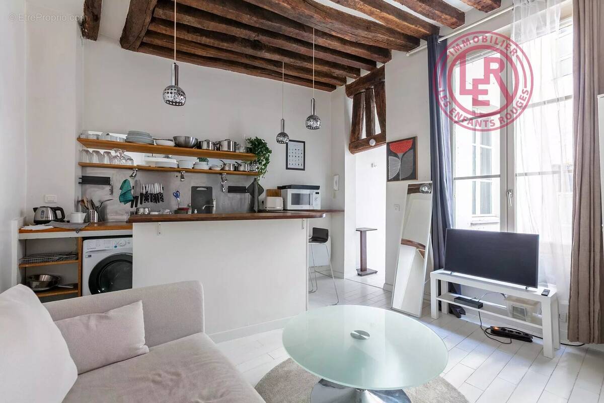 Appartement à PARIS-3E