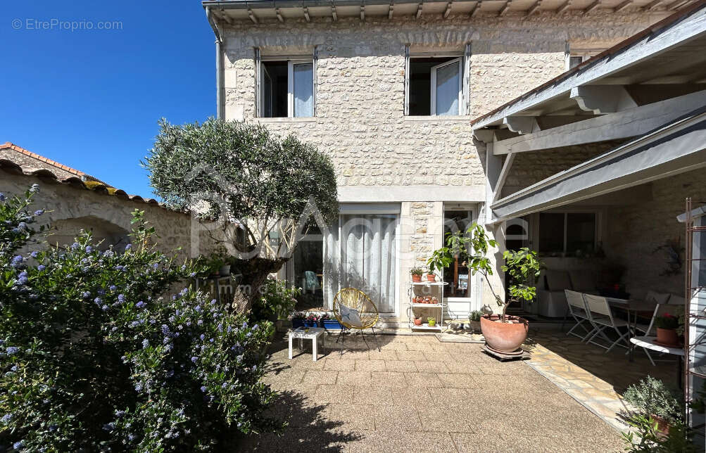 Maison à MESCHERS-SUR-GIRONDE