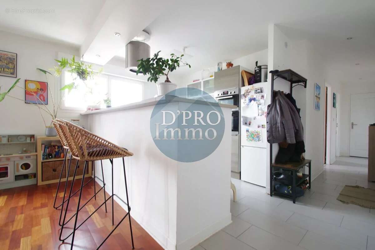 Appartement à SAINT-SEBASTIEN-SUR-LOIRE