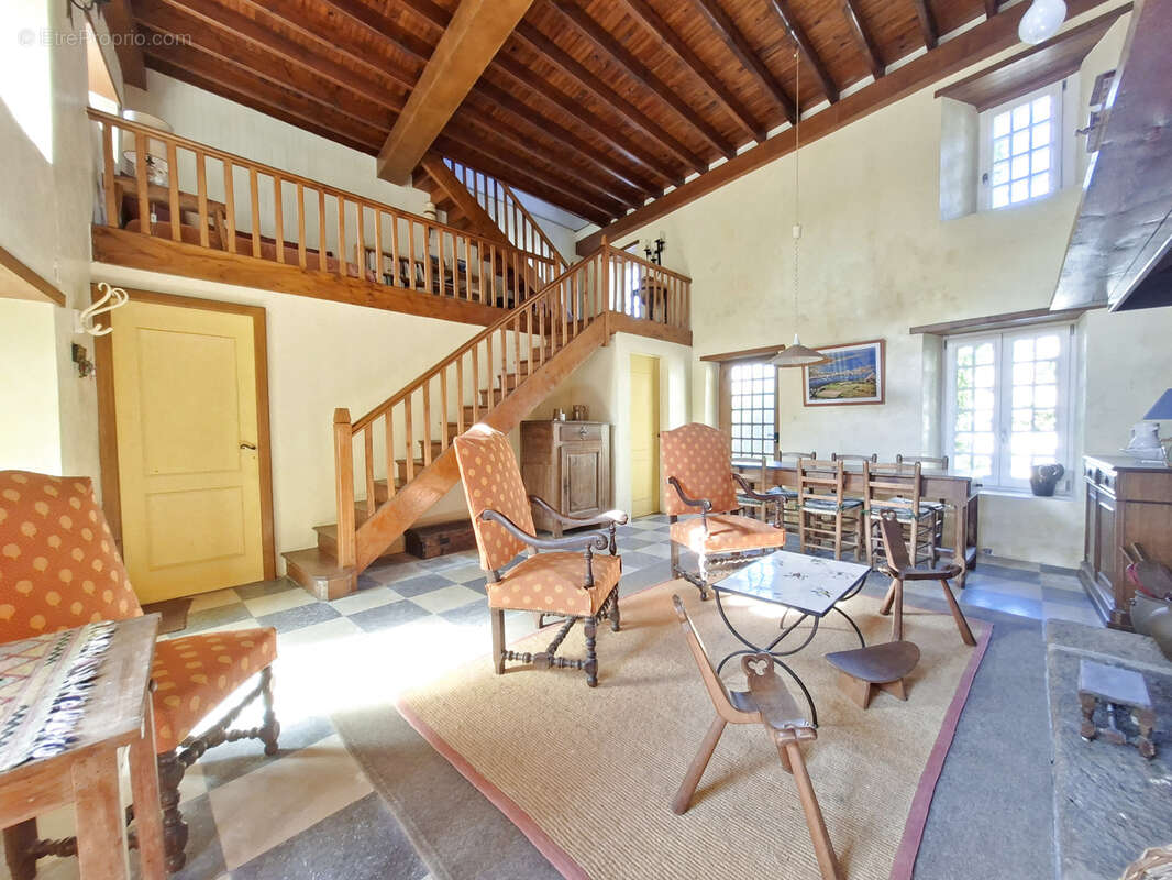 Maison à MONTFARVILLE