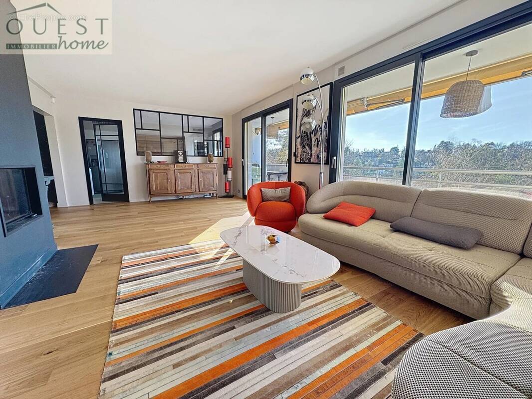 Appartement à CHARBONNIERES-LES-BAINS