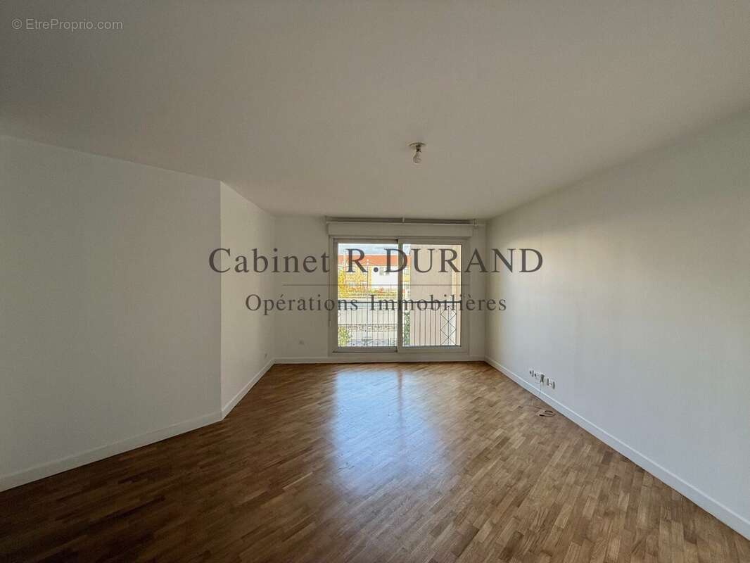 Appartement à COLOMBES
