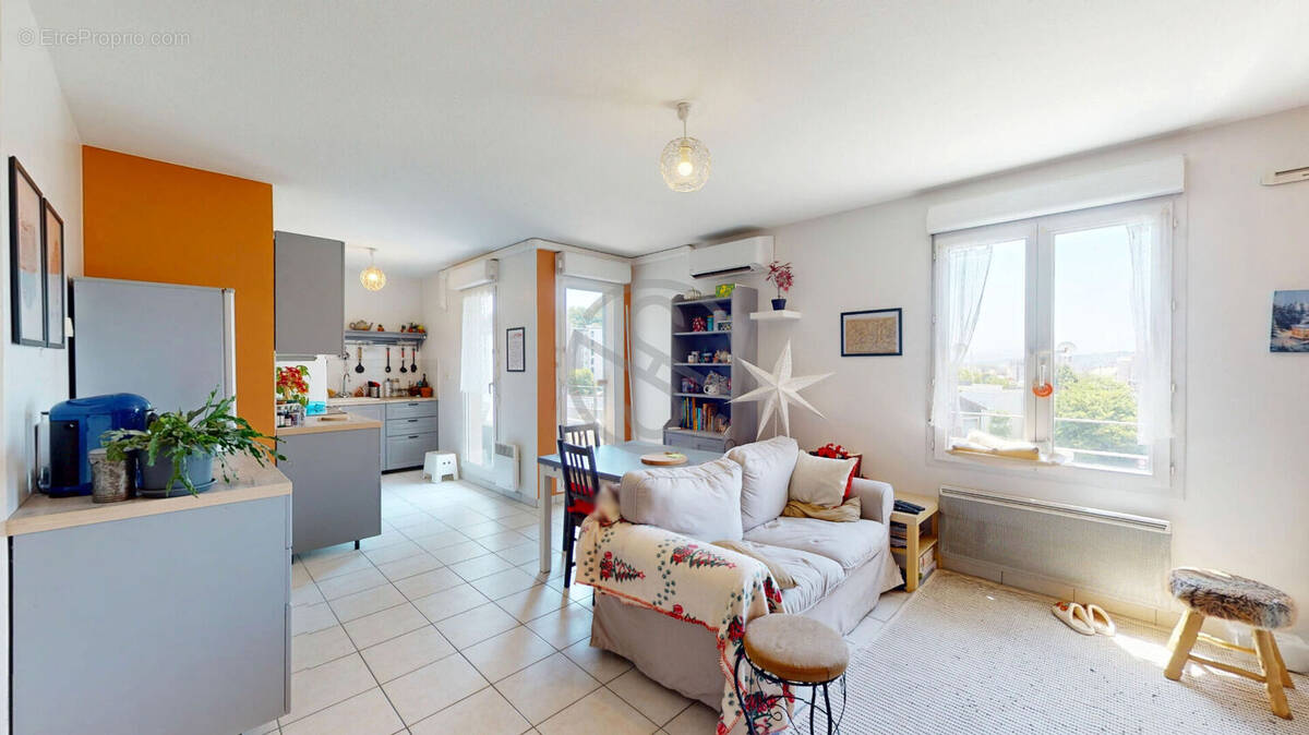 Appartement à SAINT-FONS
