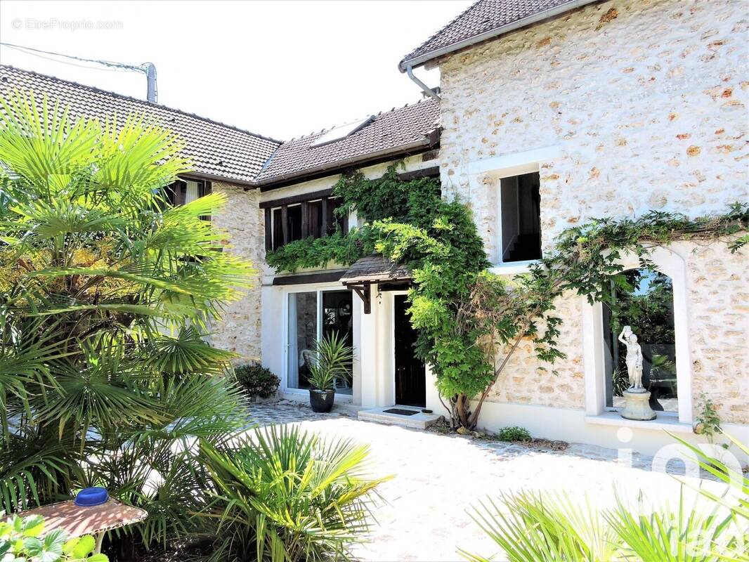 Photo 1 - Maison à MONTLHERY