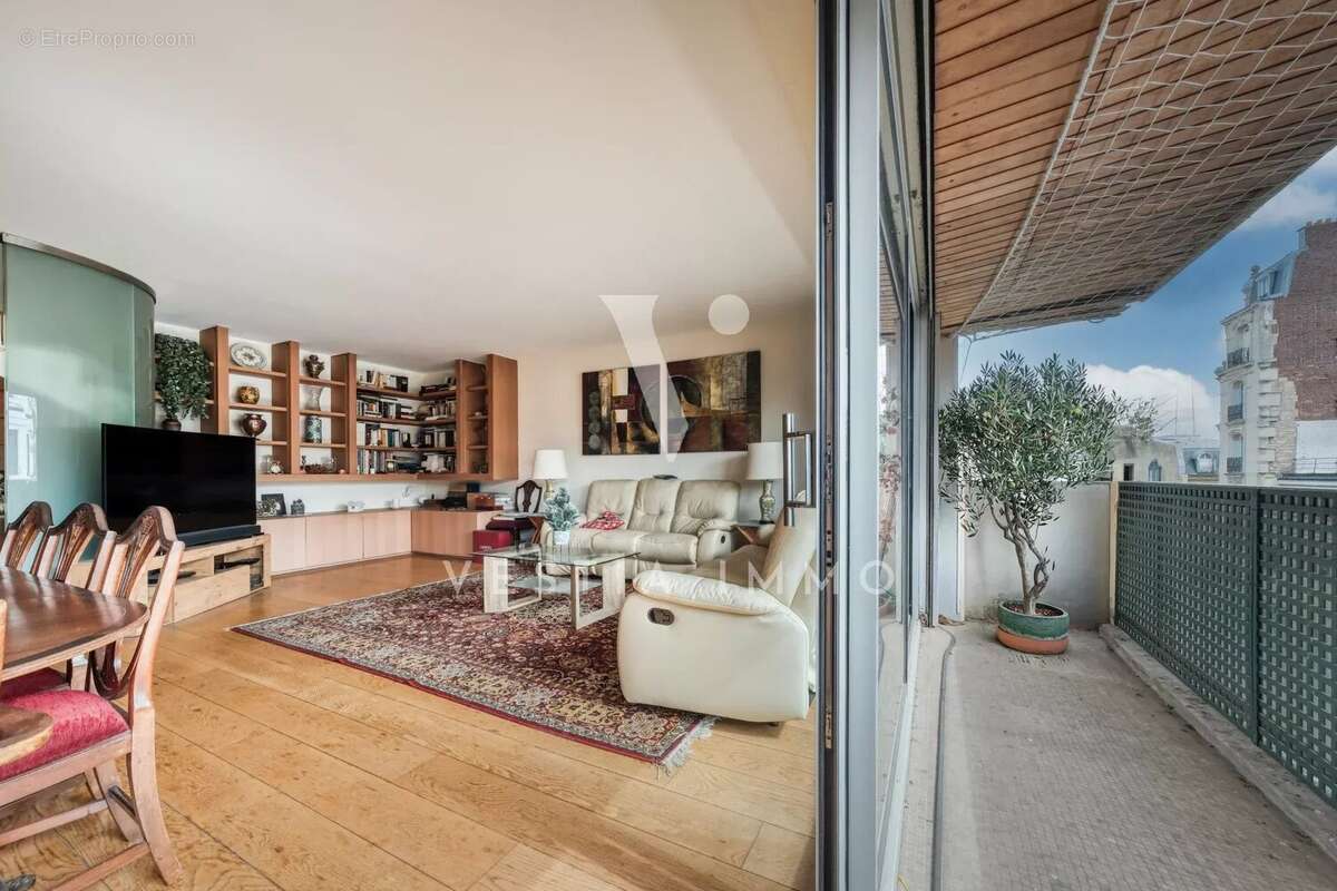 Appartement à NEUILLY-SUR-SEINE