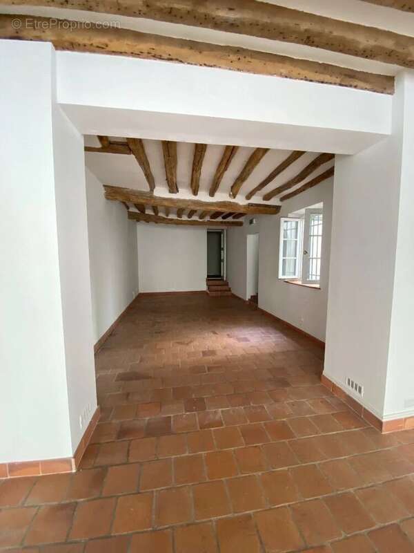 Commerce à VERSAILLES