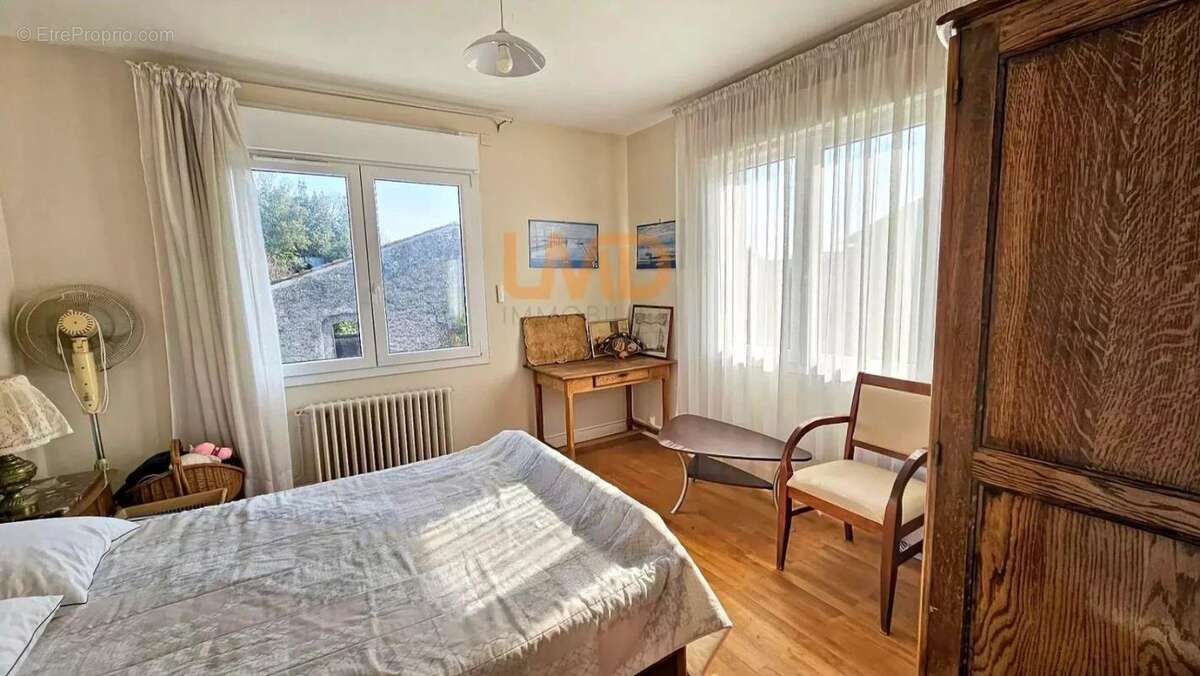 Maison 200 m² à Saint-Jean-D'angely  - photo 2