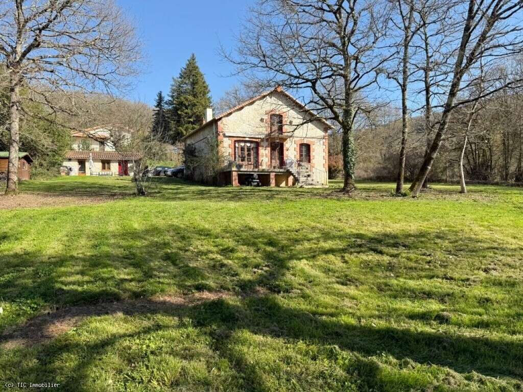 Maison à NANTEUIL-EN-VALLEE