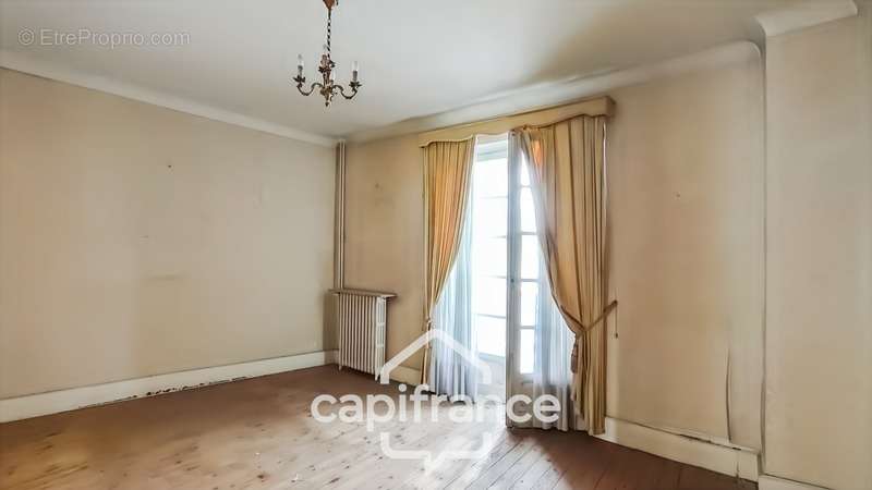 Appartement à SAINTE-LIVRADE-SUR-LOT