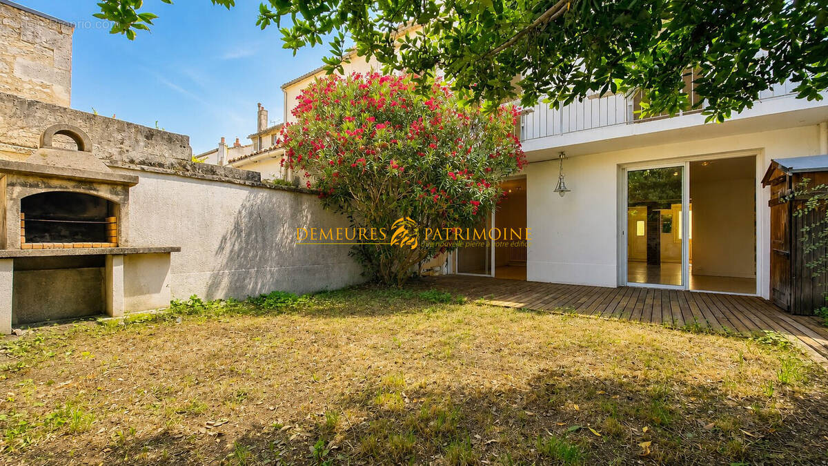 Maison 213 m² à Angouleme  - photo 2