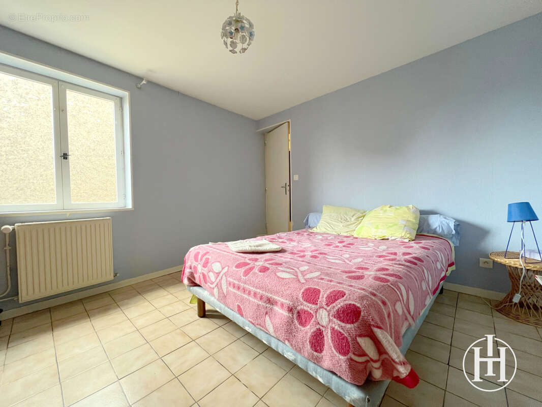 Maison à SAINT-AMAND-MONTROND