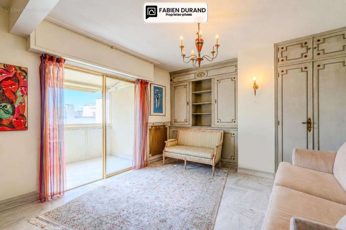 Superbe 4 pièces dernier étage vue panoramique sur tout Cannes avec garage - photo 14