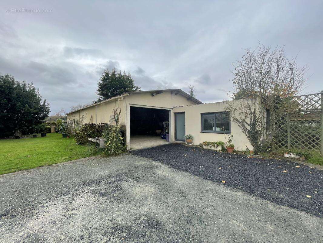 Commerce à ARBANATS