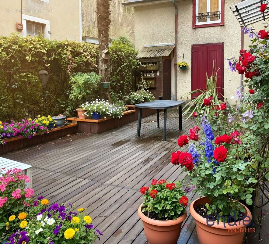 Appartement à EAUX-BONNES