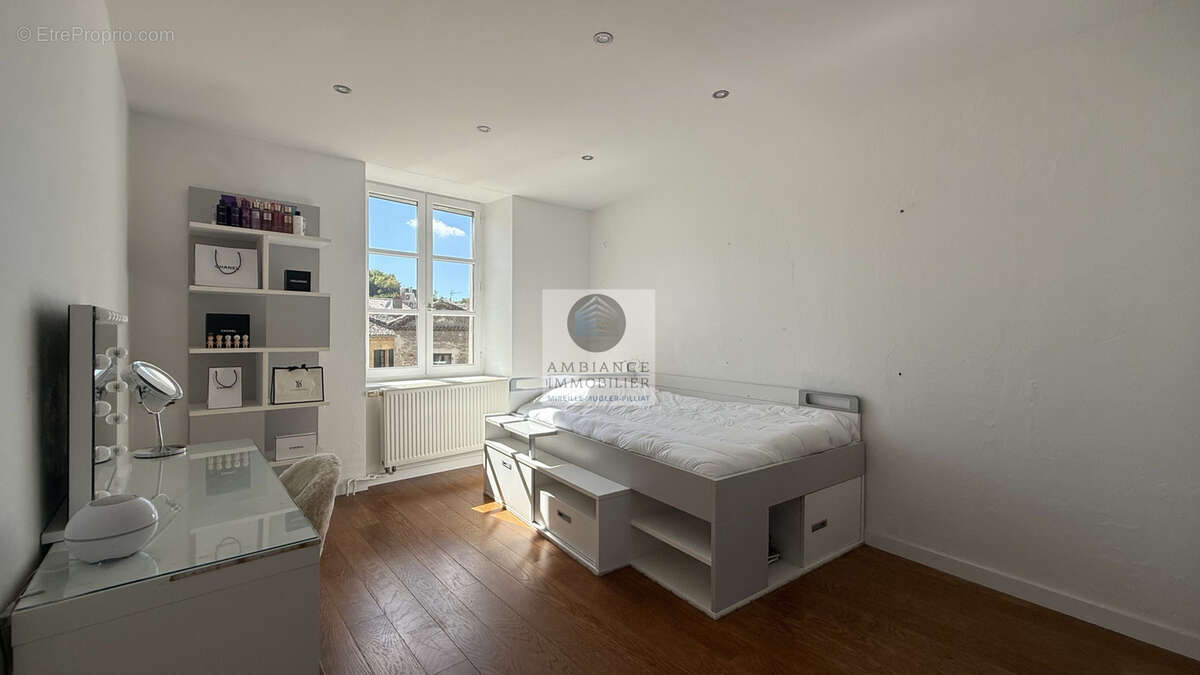 Maison à ETOILE-SUR-RHONE