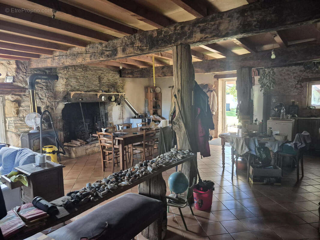 20251007_153941 - Maison à SAINT-MARTIAL-DE-VALETTE