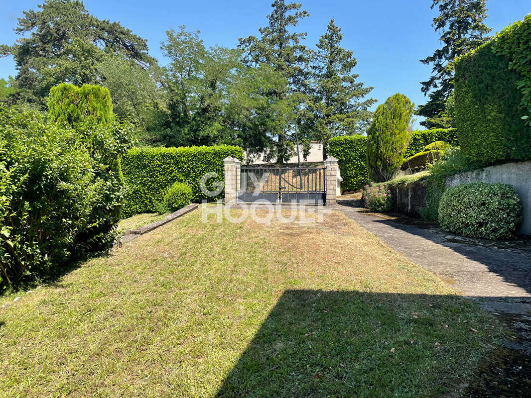 Maison à SAINT-BONNET-DE-MURE