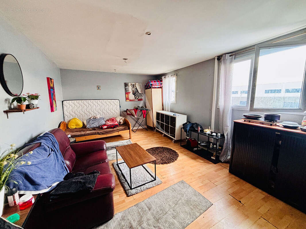 Commerce à VILLENOY