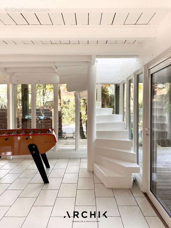 Maison 234 m² à Gujan-Mestras  - photo 7