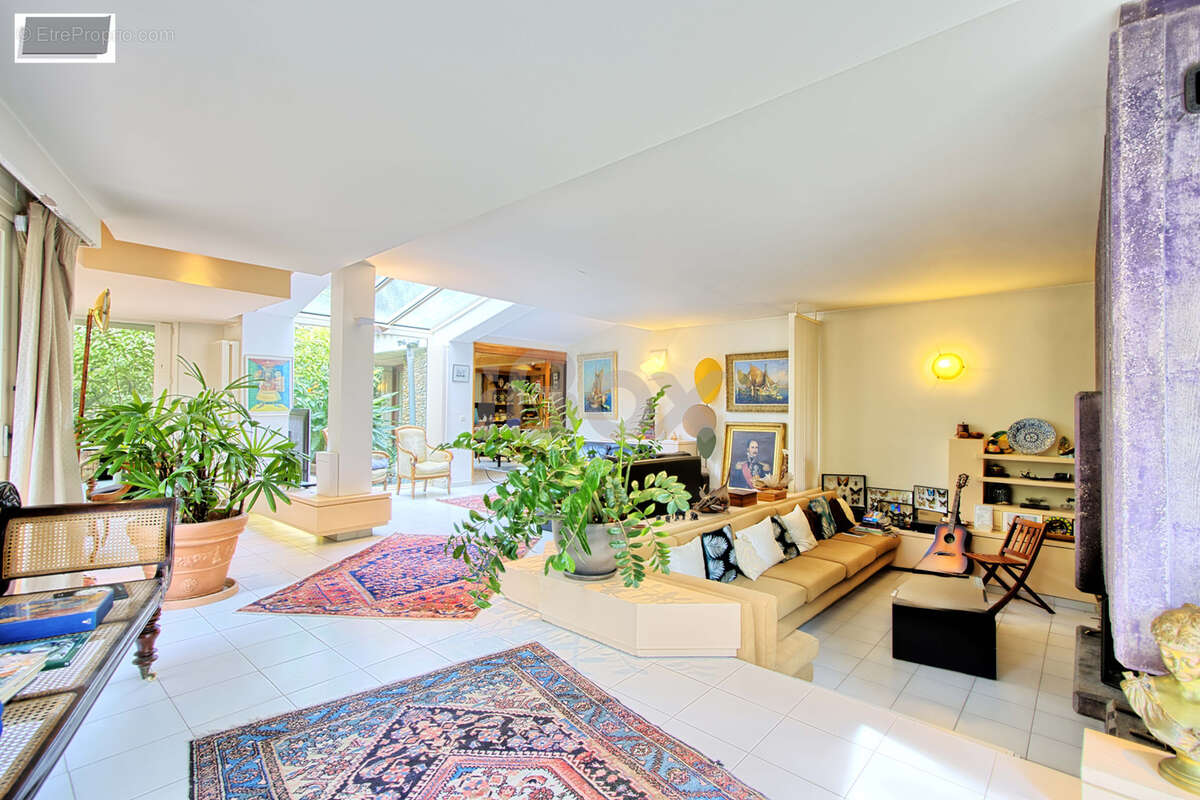 TOULON, Ameniers, superbe maison sur 959m2 de terrain arboré - photo 4