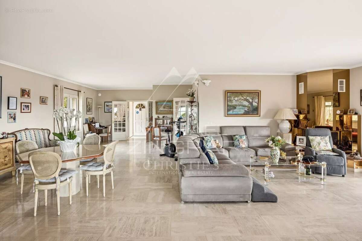 Maison à MOUANS-SARTOUX