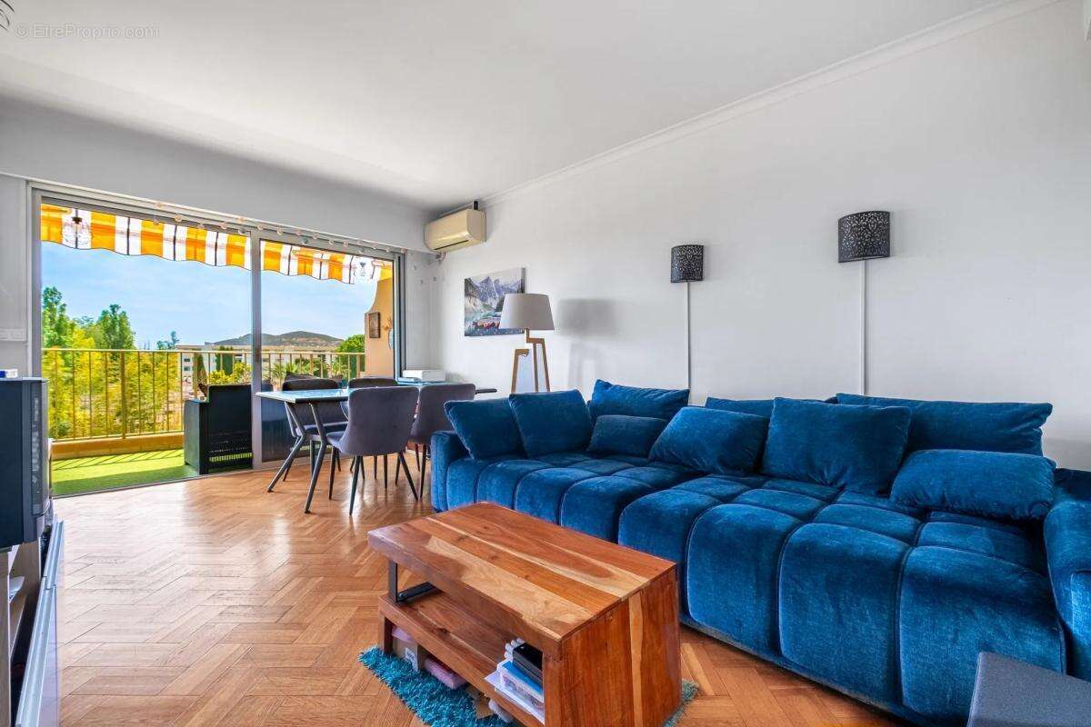 Appartement à MANDELIEU-LA-NAPOULE