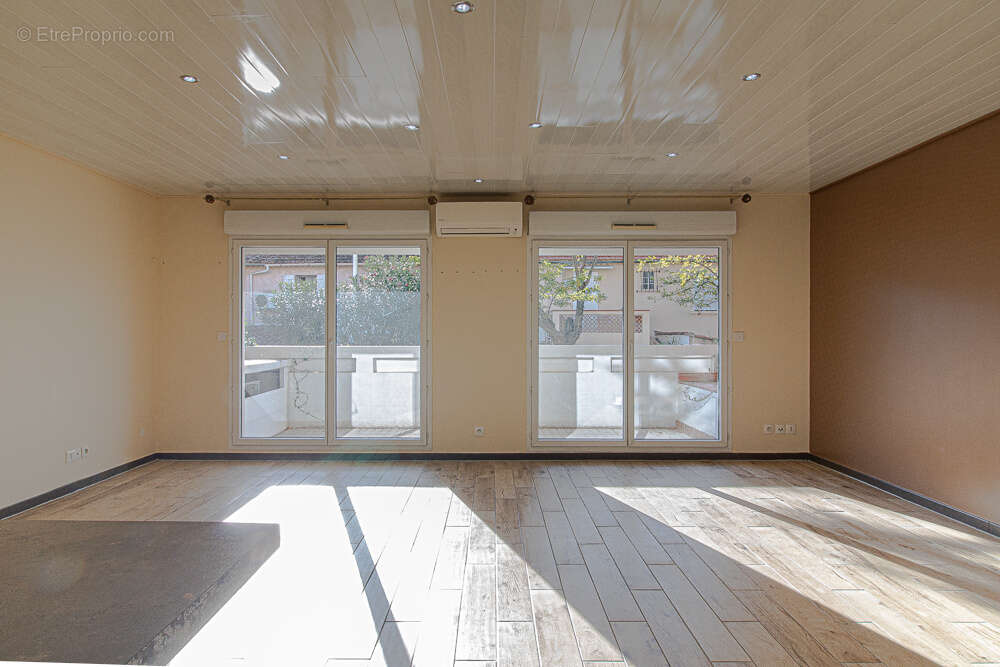 Maison à LA LONDE-LES-MAURES