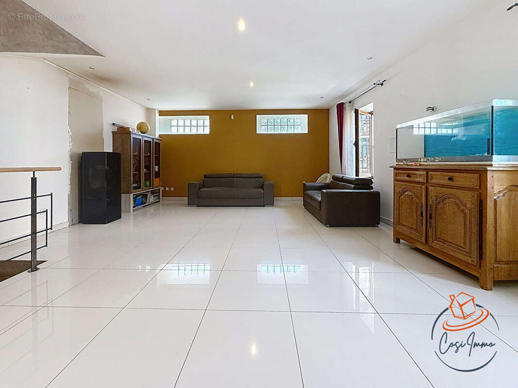 Appartement à SAINT-GENIS-POUILLY