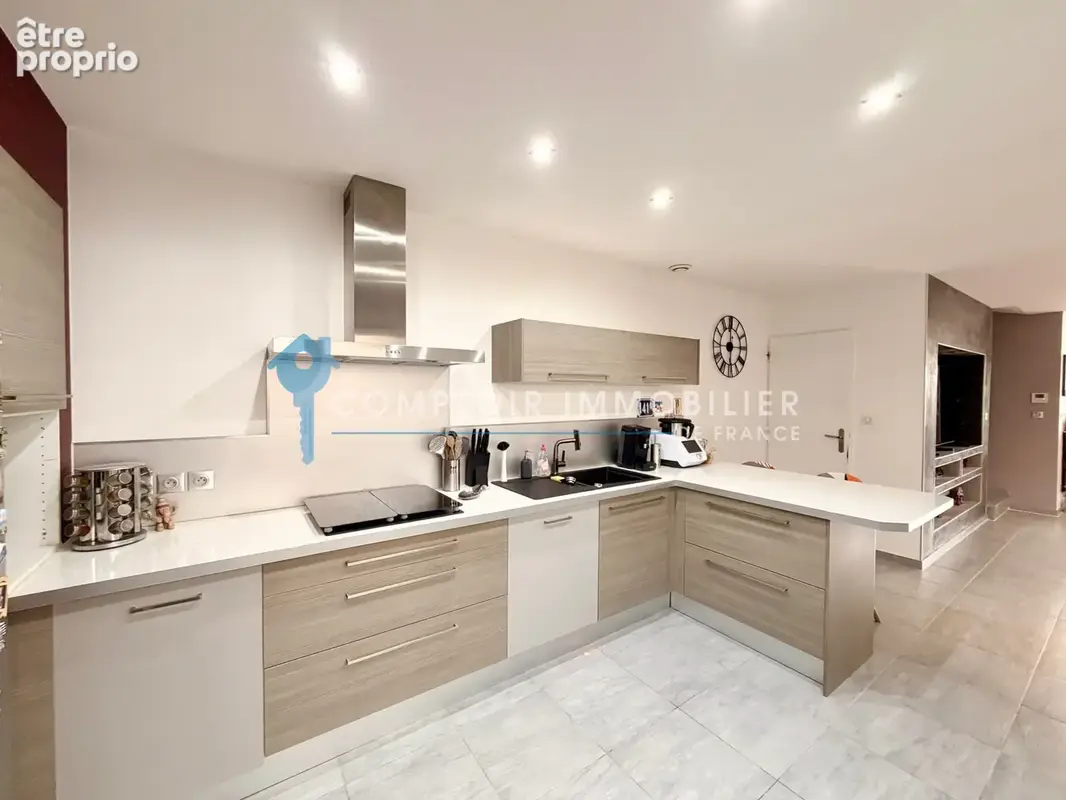 En exclusivité Villa de 2013, 95 m2 sur 164 m2 de terrain , piscine, 3 chambres vue dégagée proche collège - photo 11