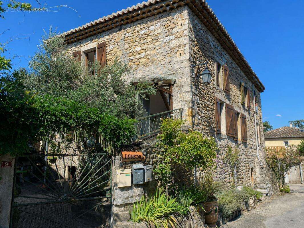 Appartement à BERRIAS-ET-CASTELJAU