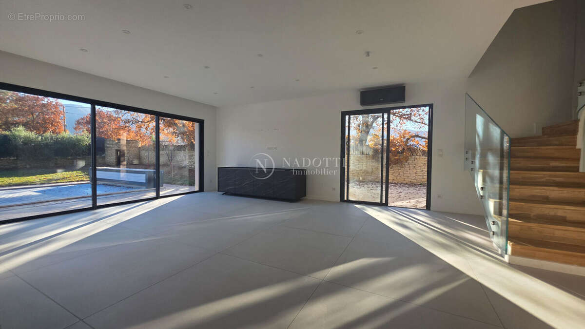 Oppède, Belle villa contemporaine - photo 2