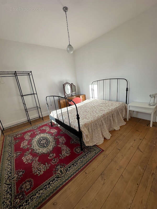 Maison à MONTIGNAC-LE-COQ