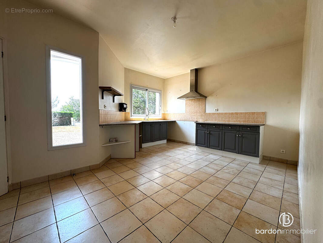 Maison 7 pièces -146m² - Quartier agréable de Sallertaine - photo 4