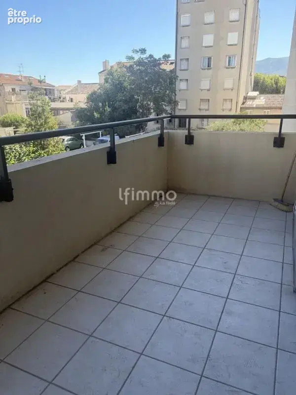 Appartement T2 - boulevard St-Jean 13010 - photo 1